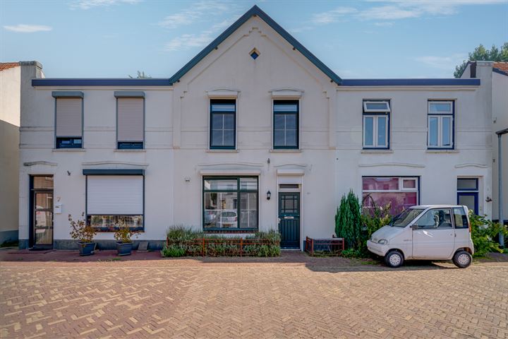 Photo of property Julianaplein 6, Tolkamer