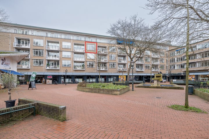 Julianaplein 66 in Bussum