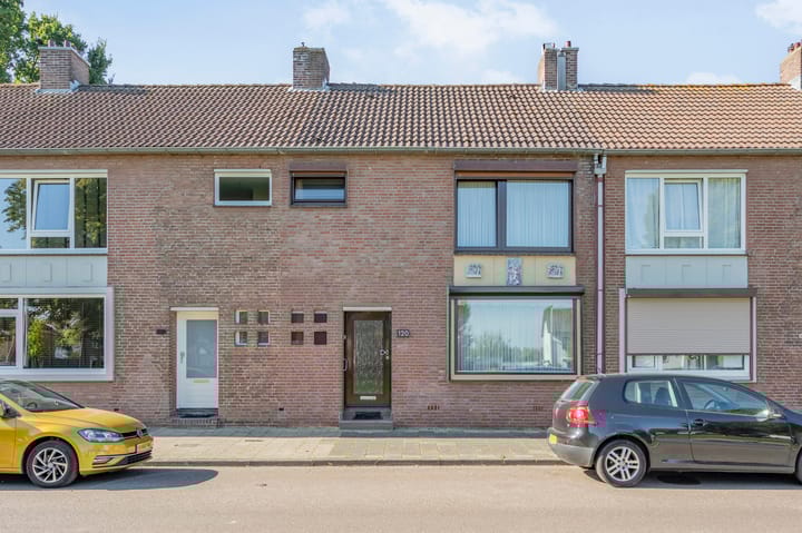 Photo of property Julianastraat 120, Hoensbroek