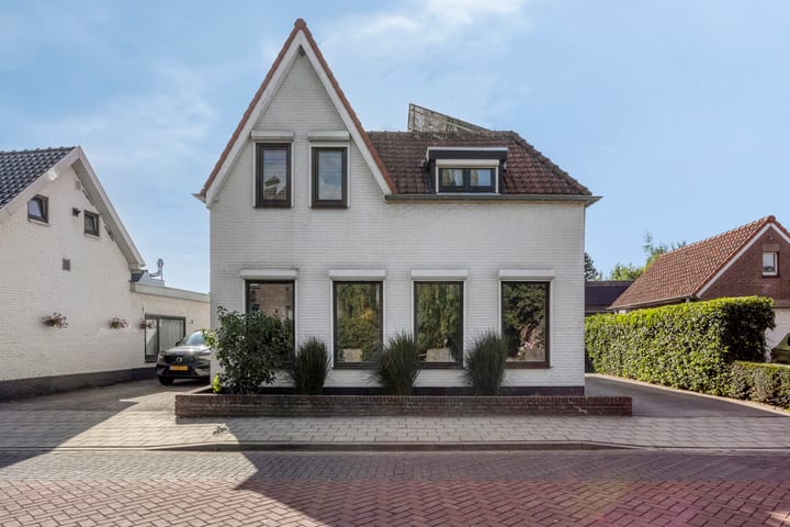 Photo of property Julianastraat 17, Heikant