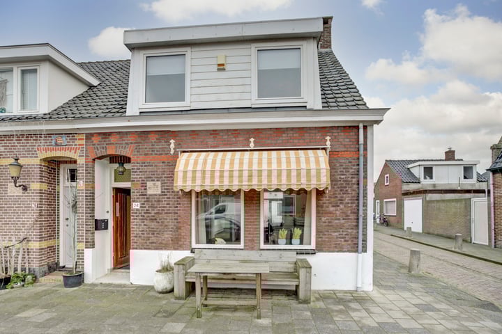 Photo of property Julianastraat 24, Egmond aan Zee