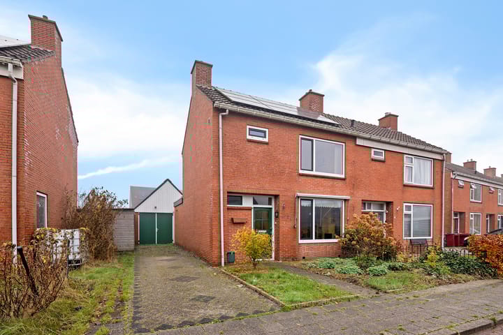 Julianastraat 24 in Oldehove