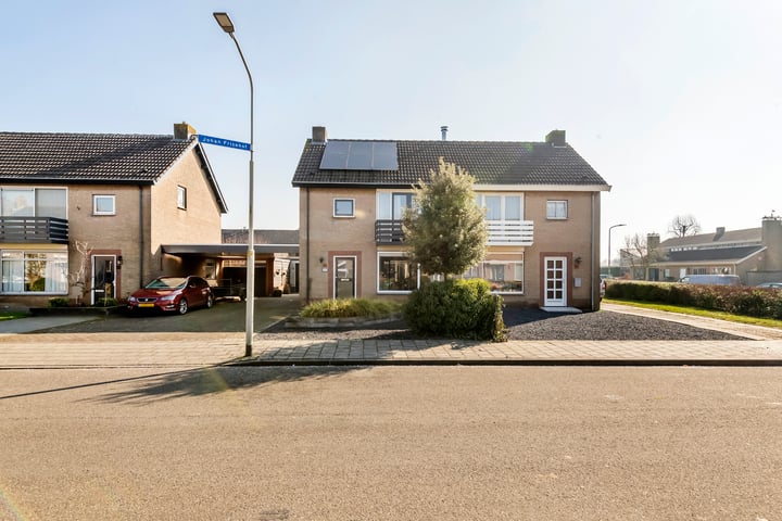 Photo of property Julianastraat 28, Dreumel