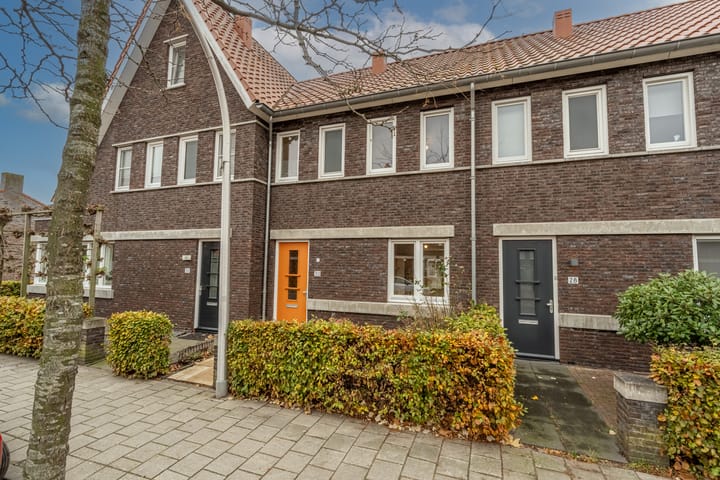 Julianastraat 30 in Strijen