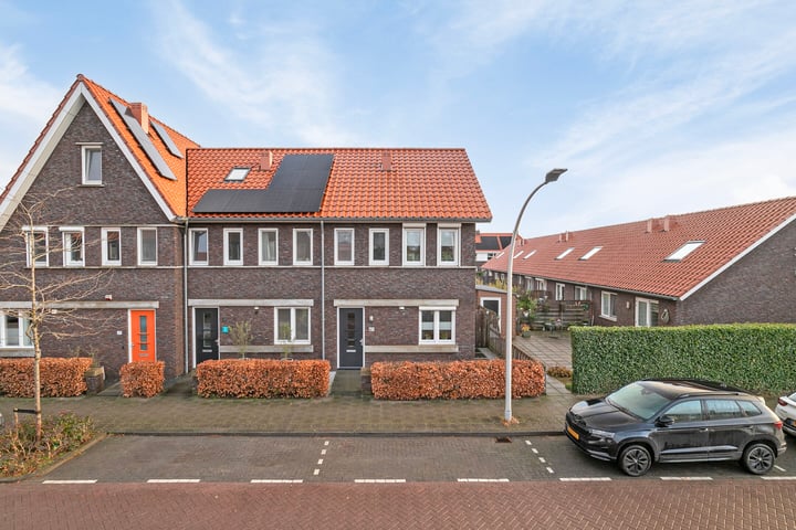 Julianastraat 33 in Strijen