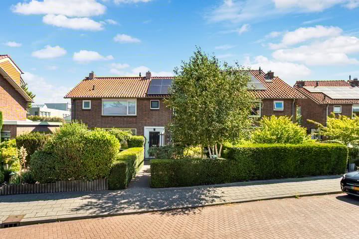 Photo of property Julianastraat 7, Rhoon