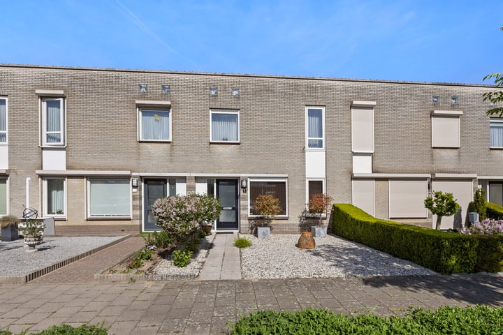 Julianastraat 7 in Beneden-Leeuwen
