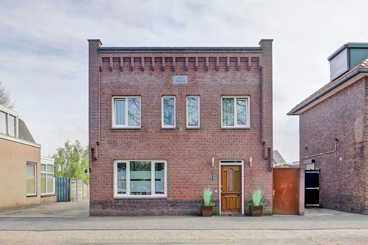 Julianastraat 70 in Rijen