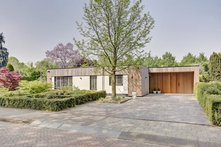 Photo of property Jupiterweg 1A, Dronten