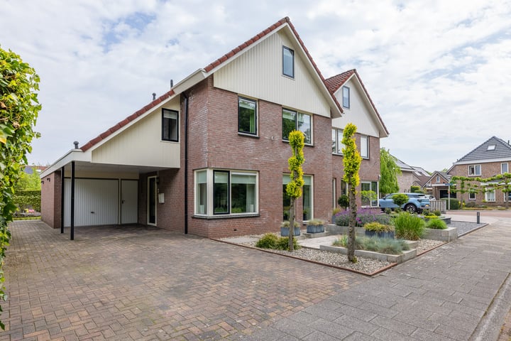 Juralaan 14 in Oldenzaal