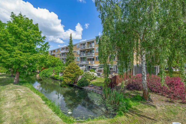 Photo of property Justus van Effenlaan 10, Waddinxveen