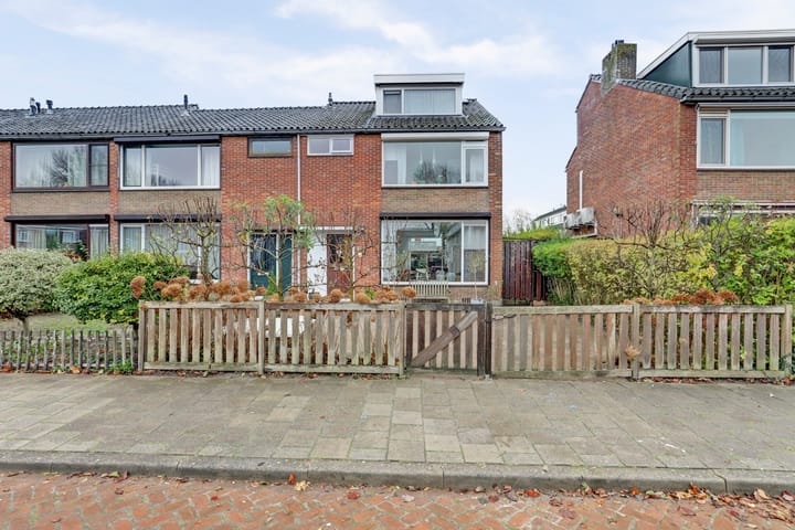 Photo of property Justus van Effenstraat 31, Papendrecht