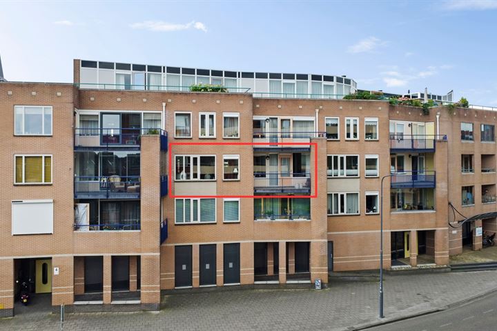 K R Poststraat 4-201 in Heerenveen