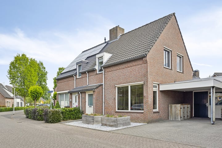 Kaarsenmaker 1 in Oost West en Middelbeers
