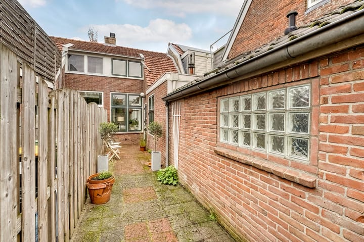 Kaarsenmakersdam 6 in Warmond