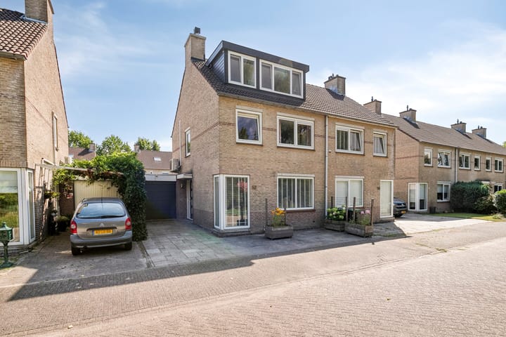 Kadegriend 52 in Almere
