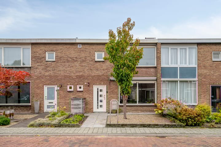 Photo of property Kamillestraat 11, Bergeijk