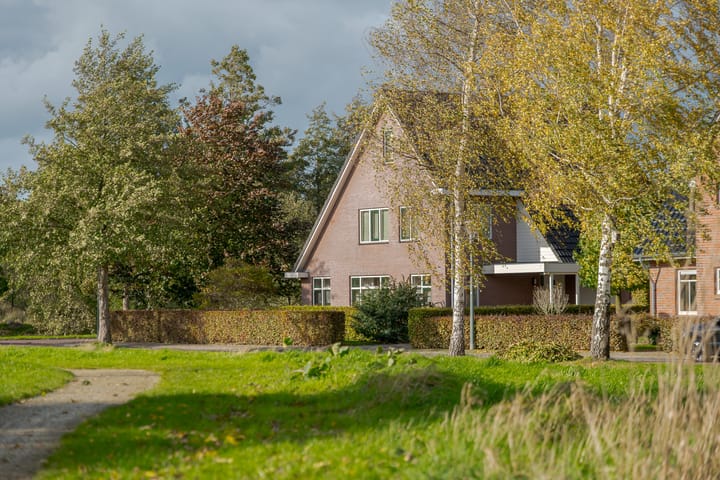 Photo of property Kamperfoelie 11, Leek