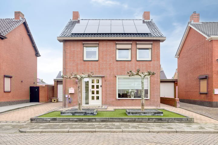 Kamperfoeliestraat 8 in St. Willebrord