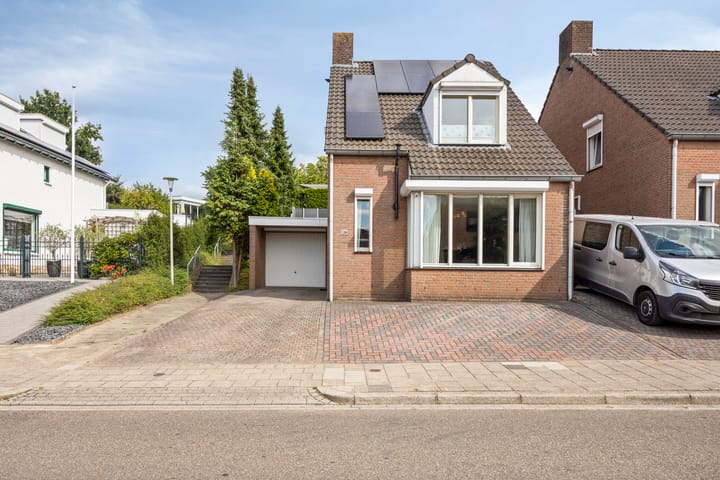 Photo of property Kampstraat 136, Heerlen