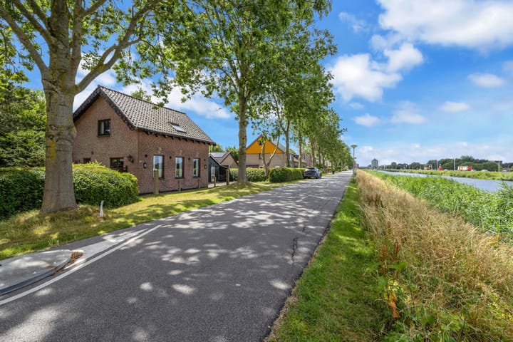 Kanaalweg Oostzijde 160 in Hellevoetsluis