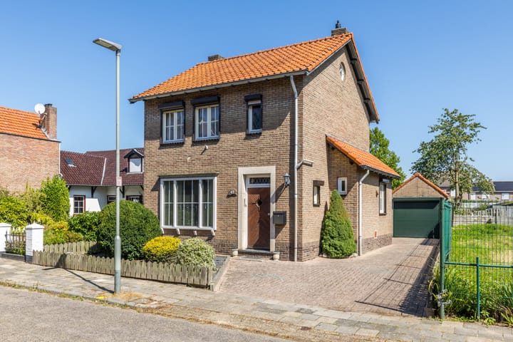 Kanunnik van Nuijsstraat 43 in Schinveld