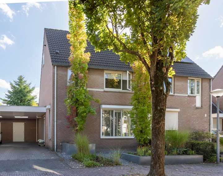 Photo of property Kapelaan van Lieroplaan 16, Waalre