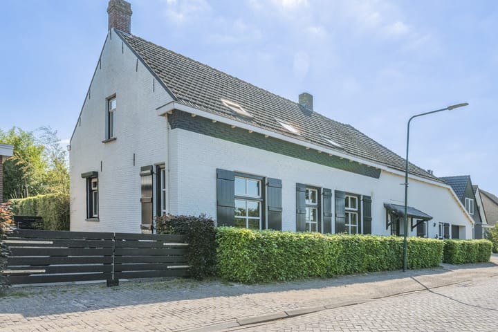 Kapelstraat 13 in Molenschot