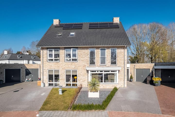 Photo of property Kapitein H. van der Maadenstraat 1d, Wijk en Aalburg