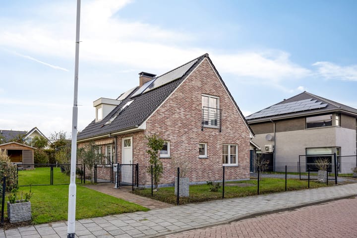 Kapitein R. Fassaertstraat 10 in Lamswaarde