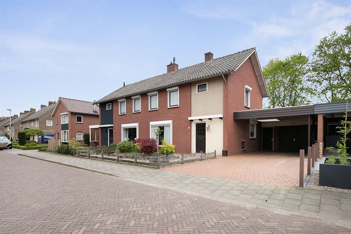 Kardinaal de Jongstraat 23 in Harbrinkhoek