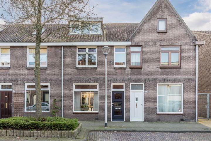 Kardinaal van Enckevoirtstraat 44 in Tilburg