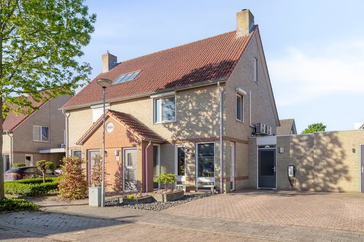Karel Appelstraat 19 in Kessel