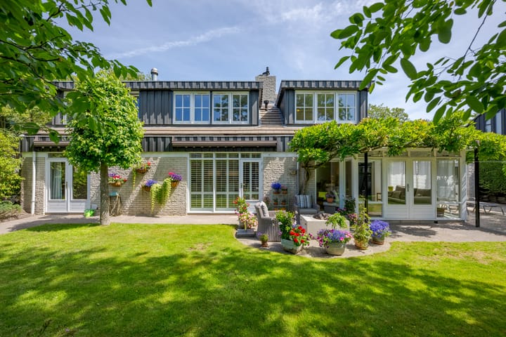 Photo of property Karel Doormanlaan 21, Voorschoten