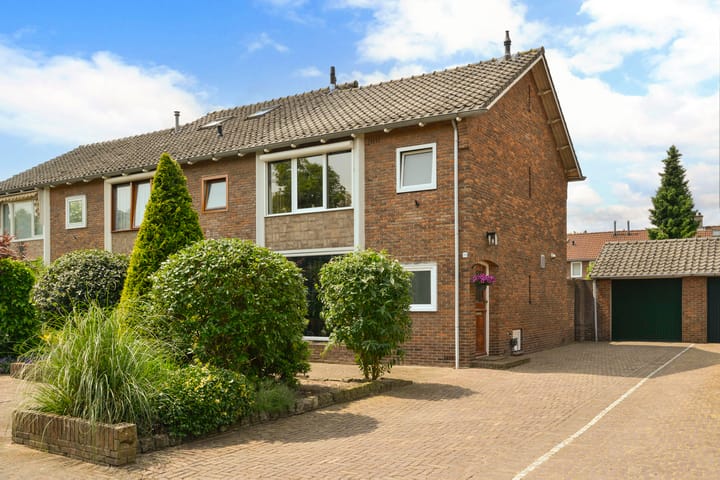 Karel Doormanlaan 59 in Huizen
