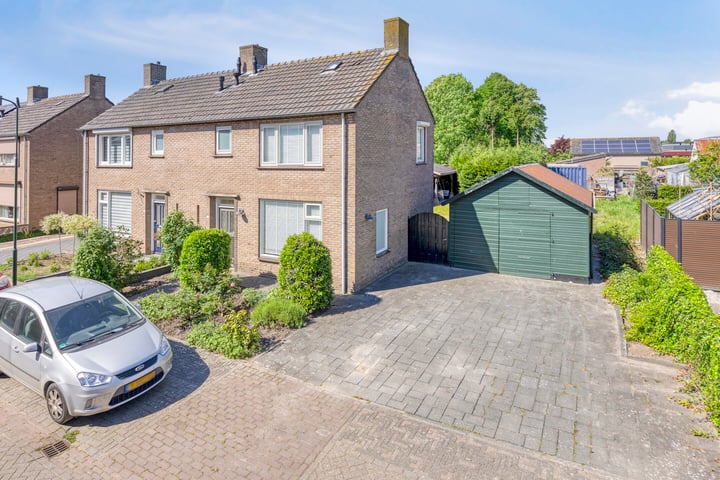 Karel Doormanstraat 51 in Hellouw