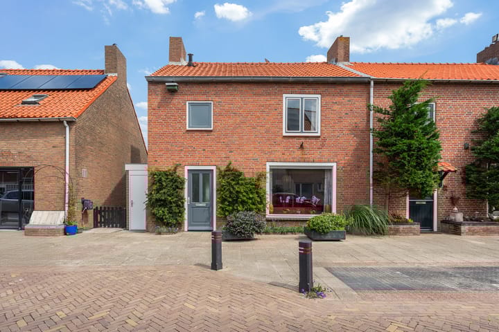 Photo of property Karel Doormanweg 17, Ter Heijde