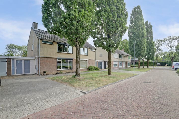 Karel V Laan 9 in Geertruidenberg