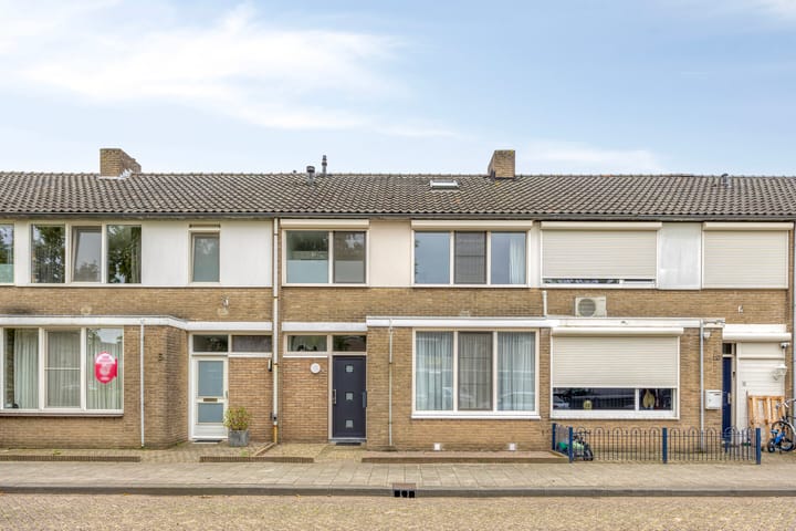 Karel V-straat 8 in Oss