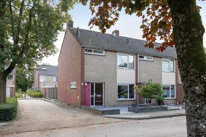 Karel van de Woestijnestraat 13 in Hengelo