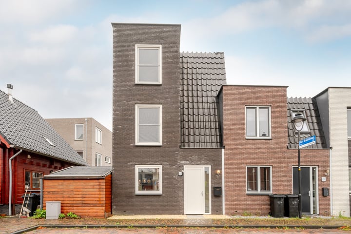 Karl Braunstraat 22 in Almere