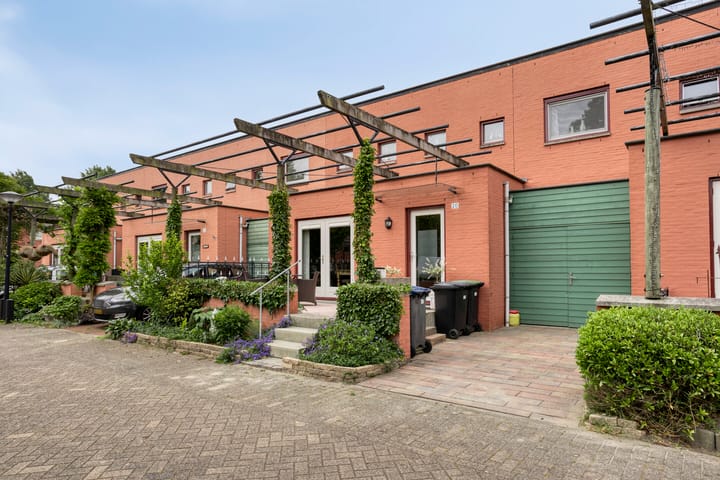 Karmozijnhof 20 in Almere