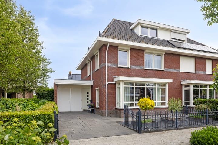 Karthuizerlaan 4 in IJsselmuiden