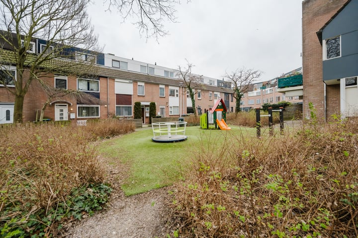 Karwijdreef 8 in Spijkenisse