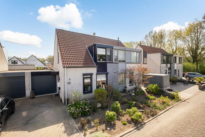 Photo of property Karwijhof 18, Biddinghuizen