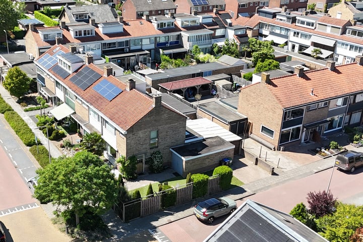 Kastanjelaan 17 in Leimuiden
