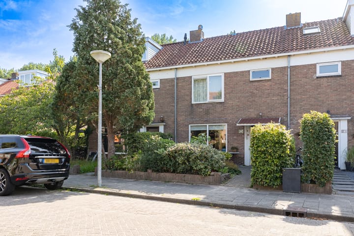 Photo of property Kastanjelaan 19, Alkmaar