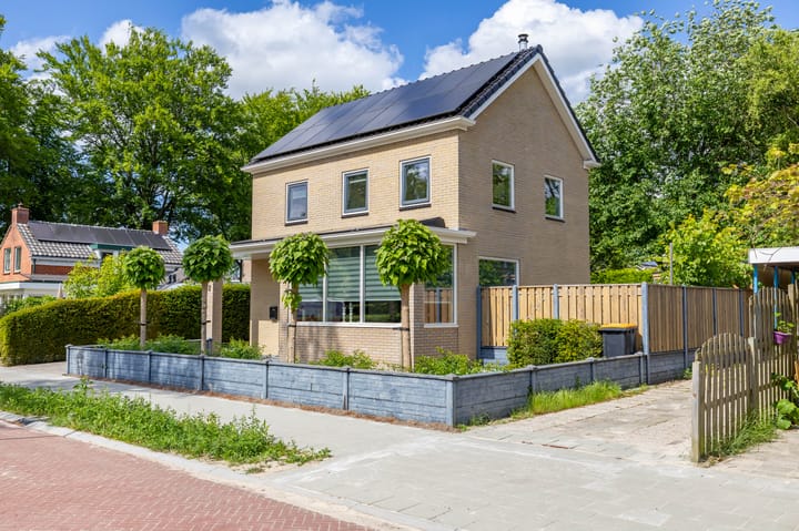 Photo of property Kastanjelaan 2, Zuidlaren