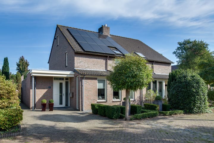 Photo of property Kastanjelaan 21, Vinkel