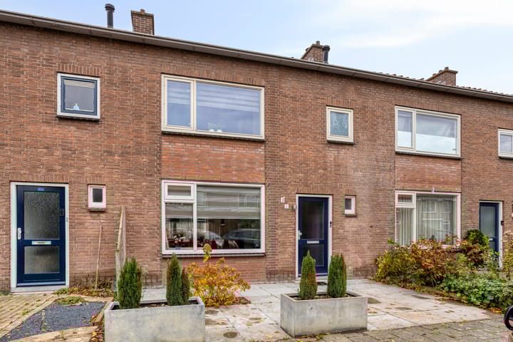 Photo of property Kastanjestraat 5, Numansdorp
